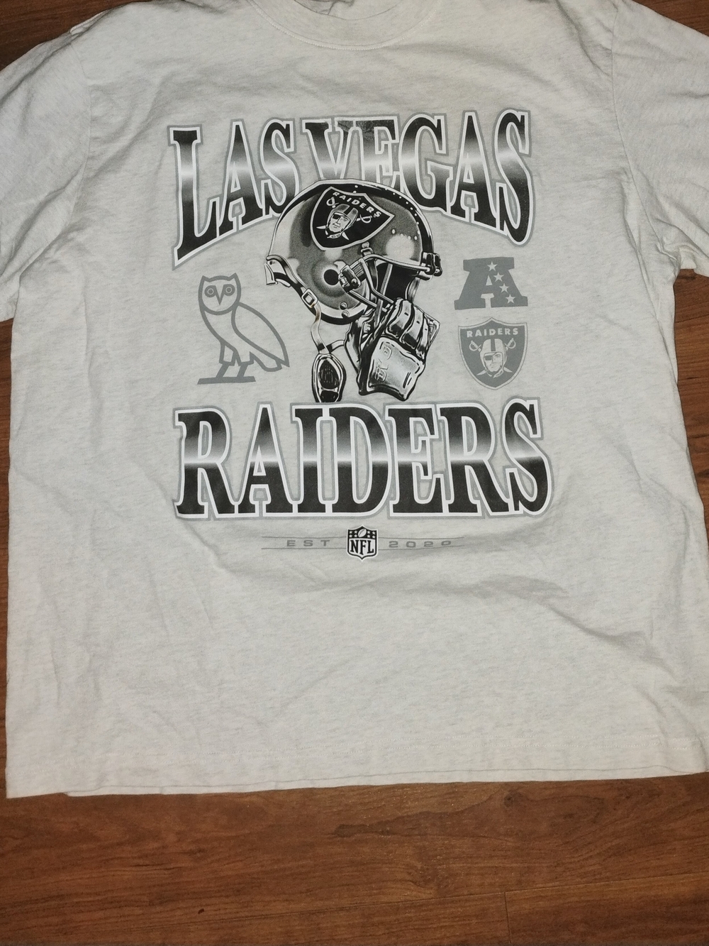 Las Vegas Raiders White Graphic Tee - NFL Team Shirt